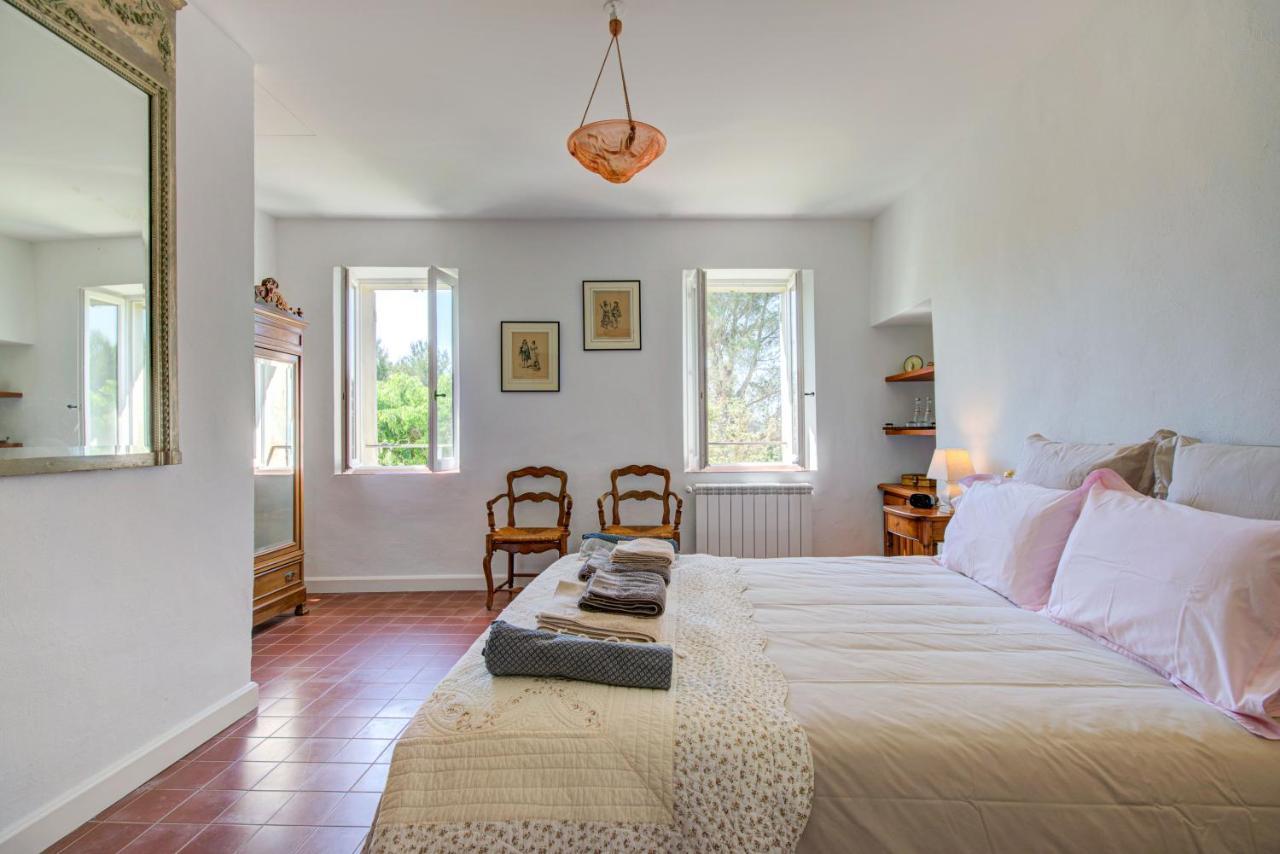 Les Chambres Du Perussier Cucuron Bagian luar foto